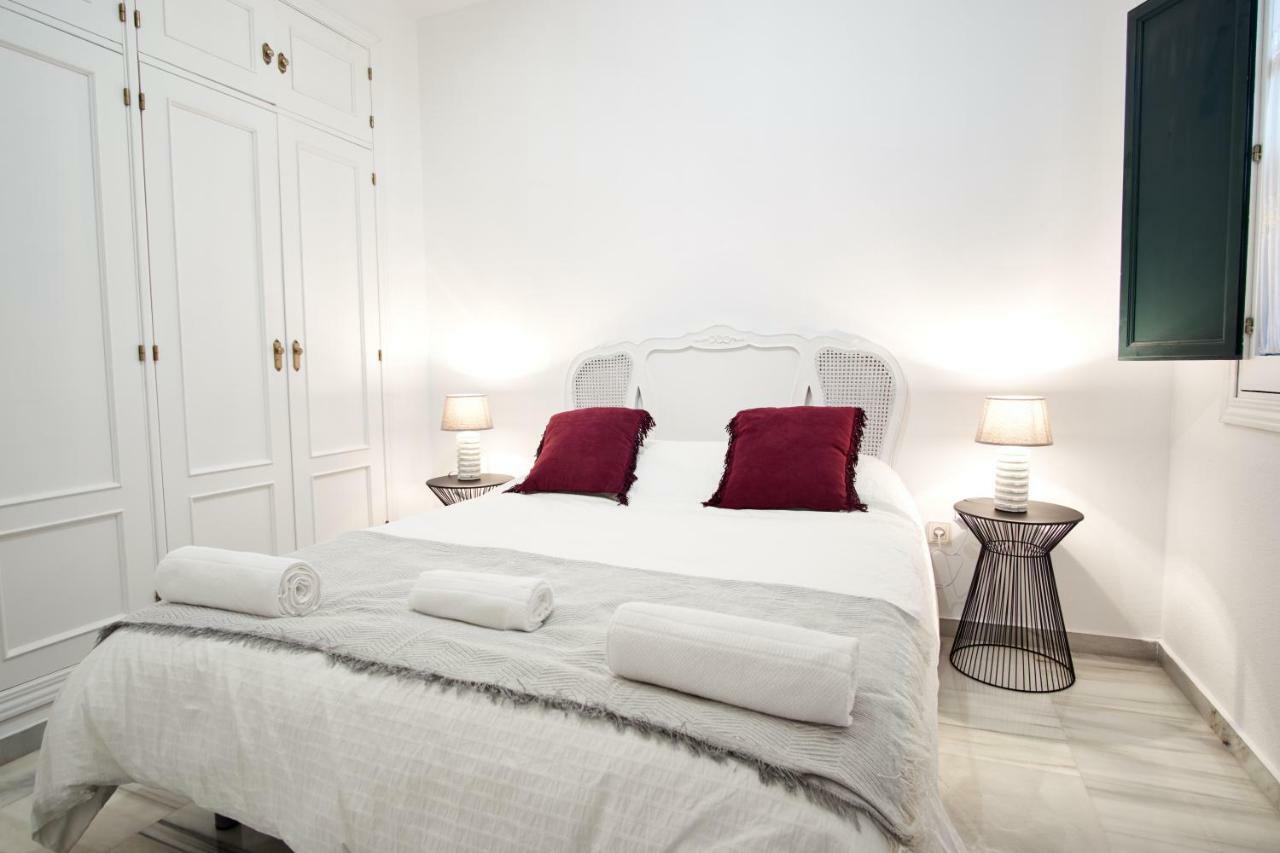 Monsalves Courtyard By Valcambre Apartment